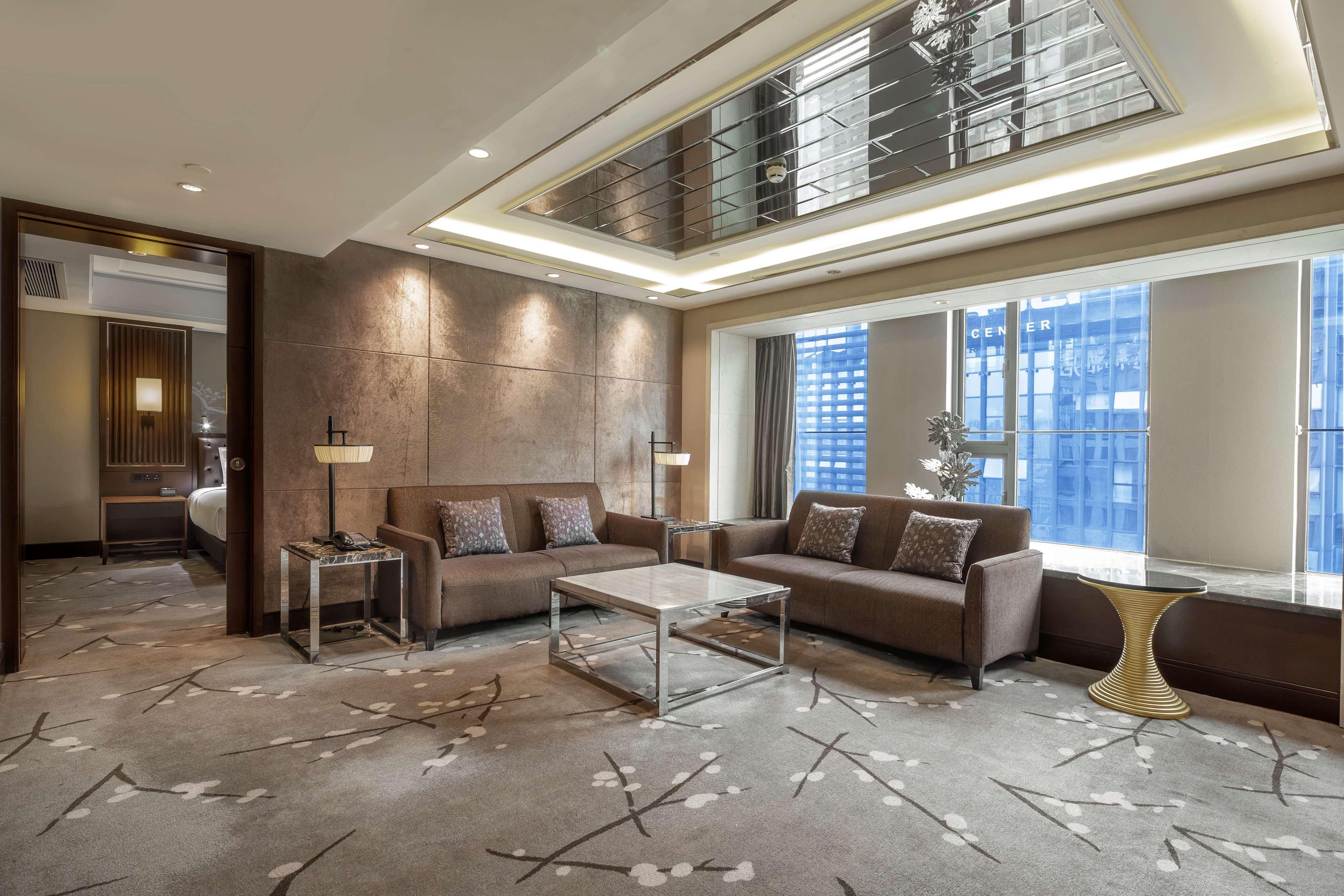 Hotel Doubletree By Hilton Chongqing - Guanyinqiao Railway Station Exterior foto
