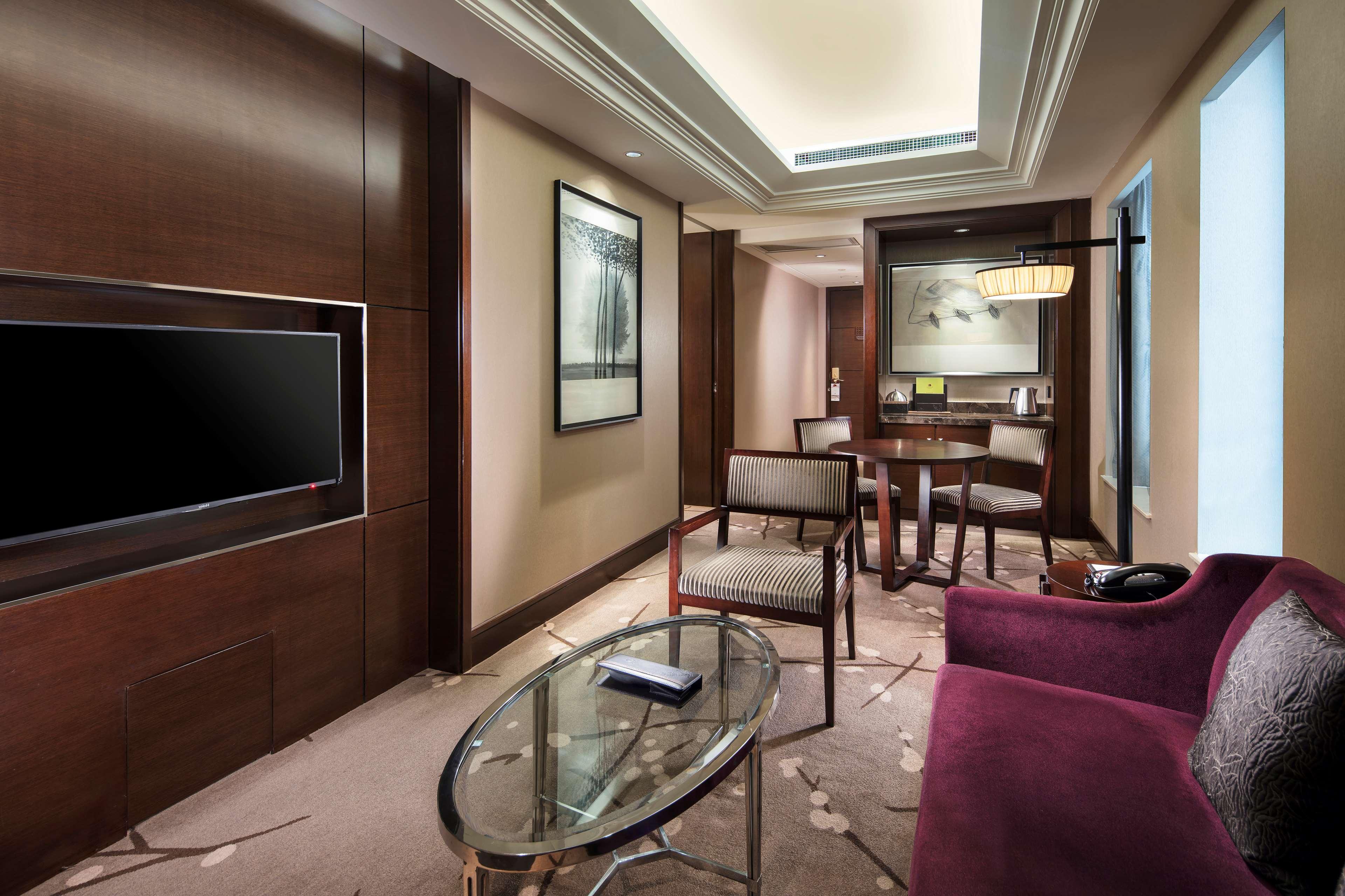 Hotel Doubletree By Hilton Chongqing - Guanyinqiao Railway Station Exterior foto