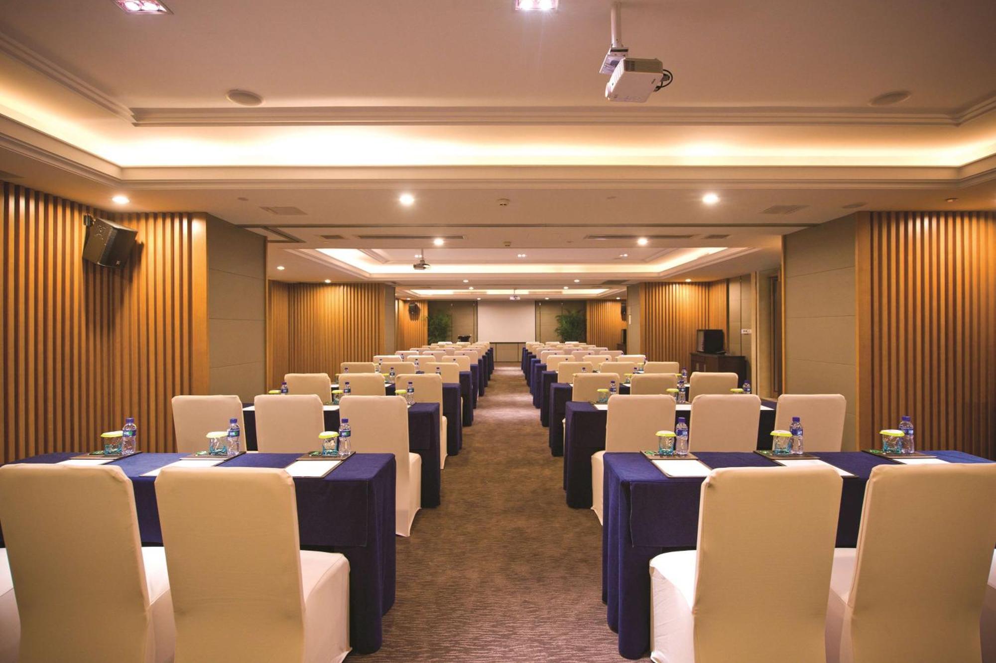 Hotel Doubletree By Hilton Chongqing - Guanyinqiao Railway Station Exterior foto